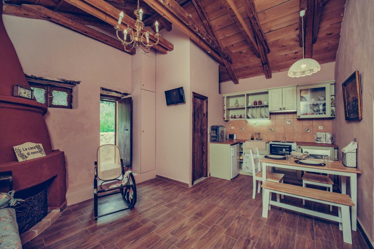 La Casa Di Nonna Guest House Korithion Ngoại thất bức ảnh