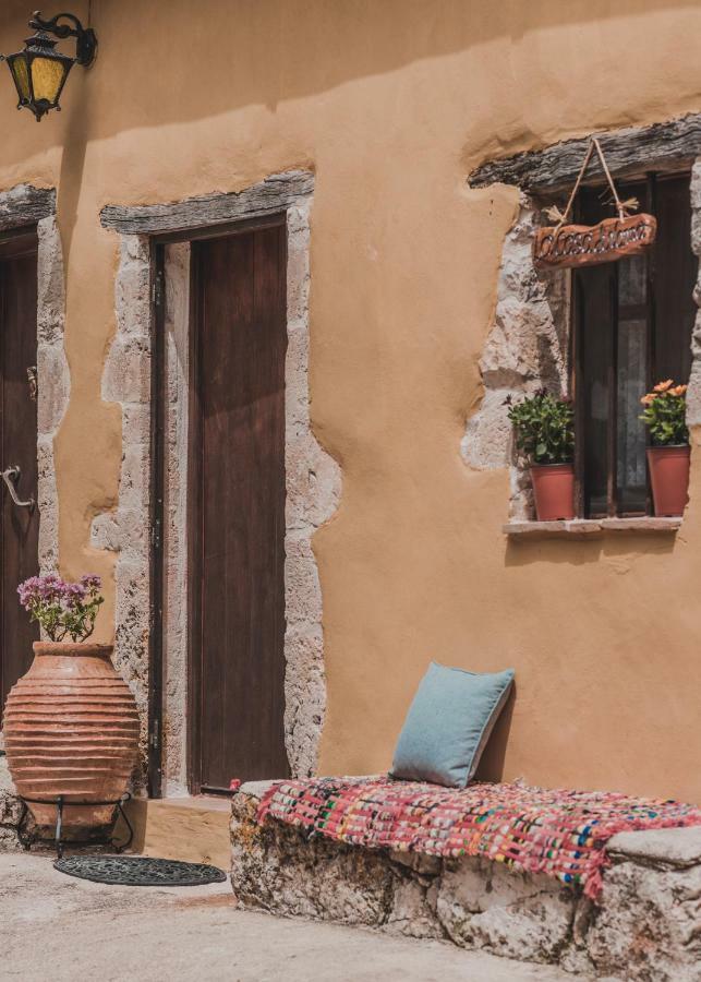 La Casa Di Nonna Guest House Korithion Ngoại thất bức ảnh